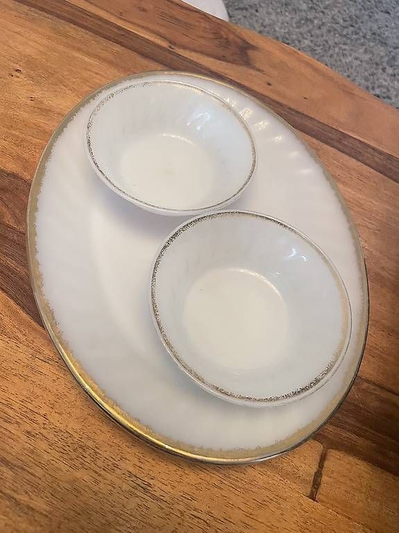 Gläser: Set 3 Fire-King Milchglas Swirl mit Goldrand – Gebraucht aus Gränichen von ang_p8k6 1