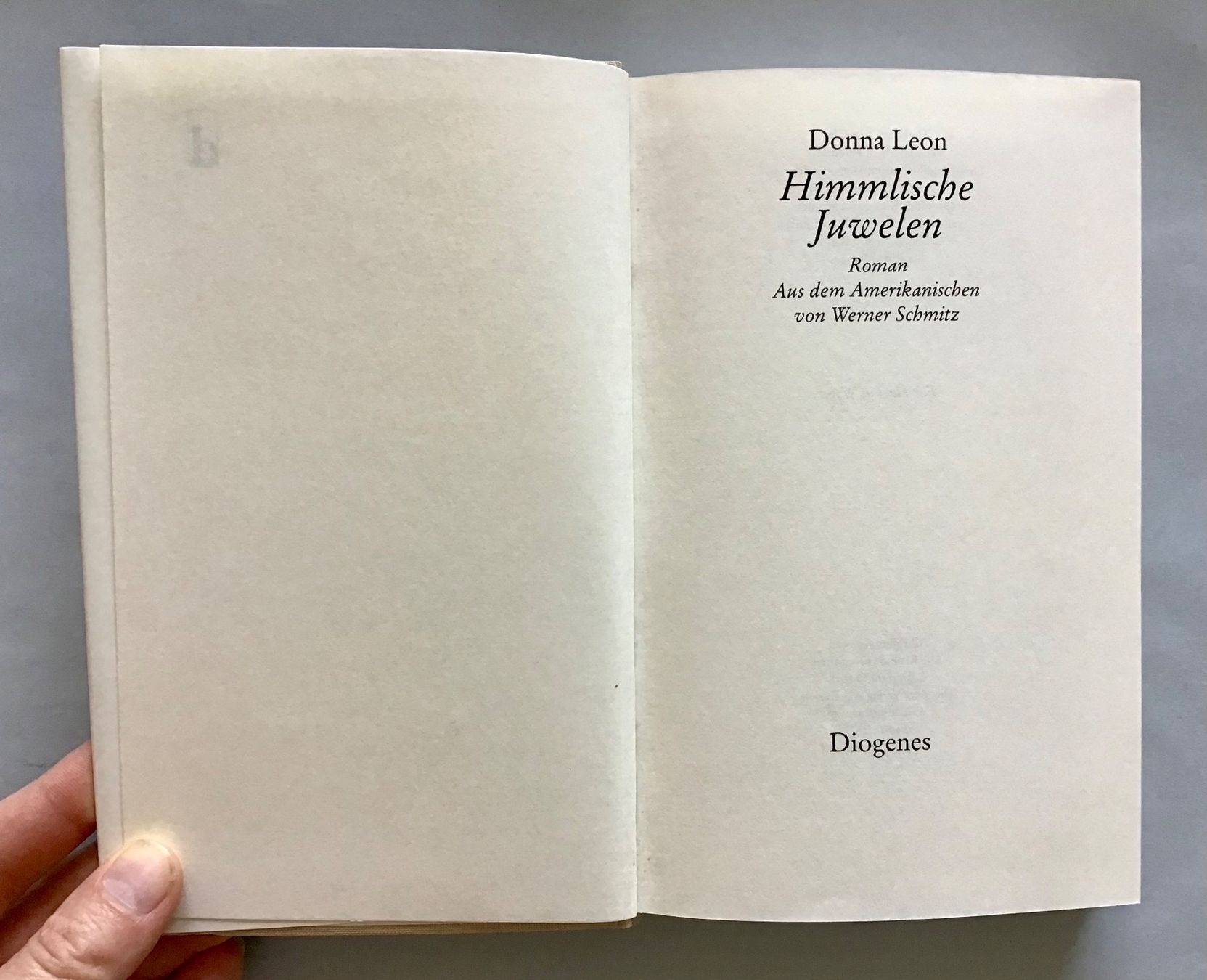 Libri: Donna Leon: Himmlische Juwelen – Nuovo (secondo la descrizione) da Bubendorf venduto da Alpenheidi 2