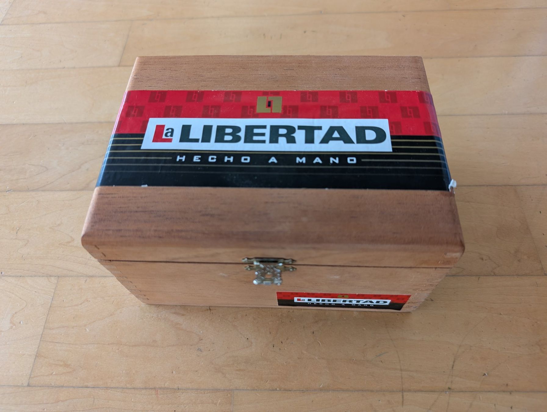 Humidor per sigari: Libertad Robusto Humidor – Usato da zuerich venduto da Stwegmann
