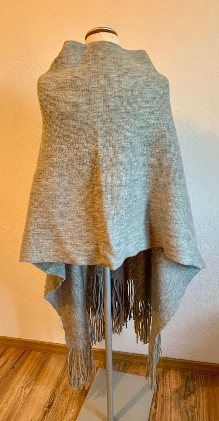 Foulards, Tücher & Schals: Kuschelschal gross – Gebraucht aus Münchwilen TG von Caroline_T. 1