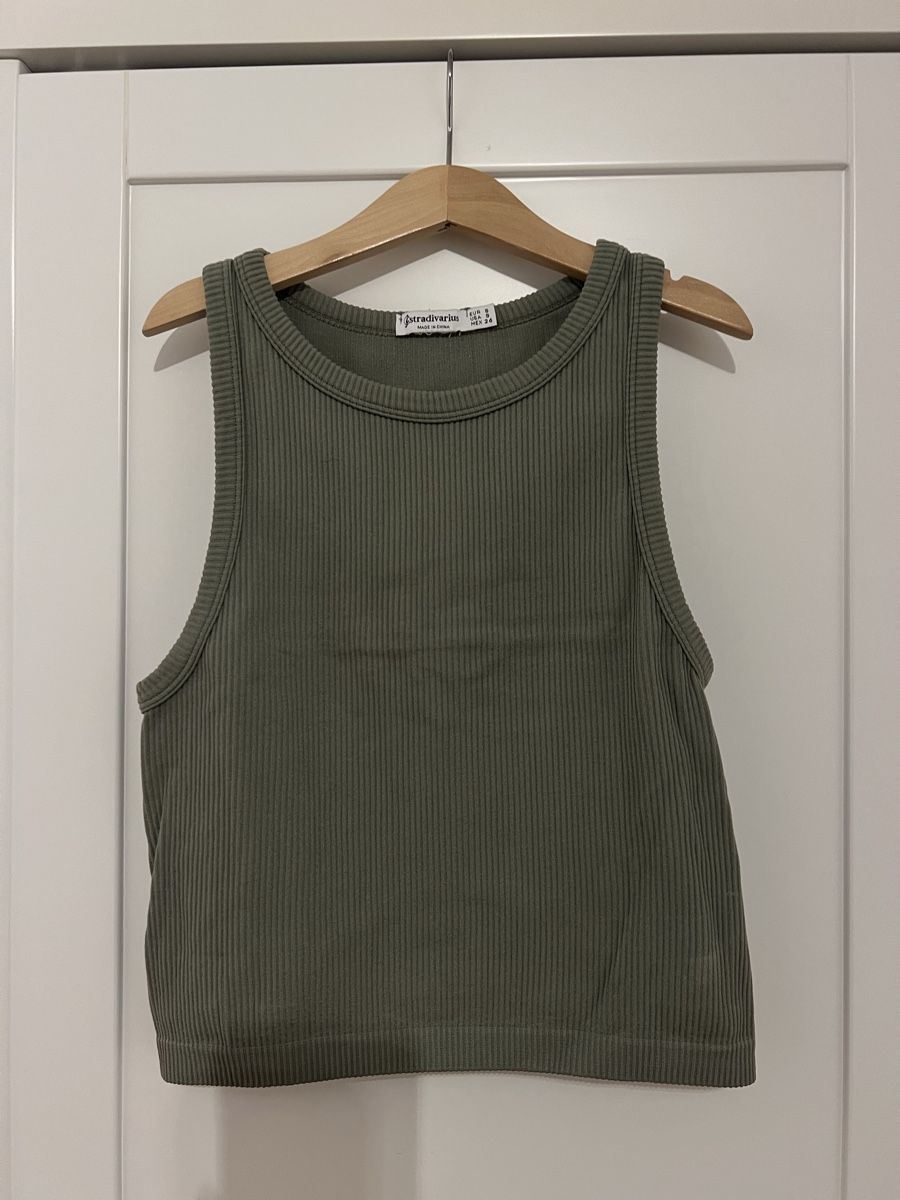 Stradivarius Blusen, T-Shirts & Tops: khaki Tanktop, Stradivarius – Gebraucht aus Erlenbach von paulina.rad