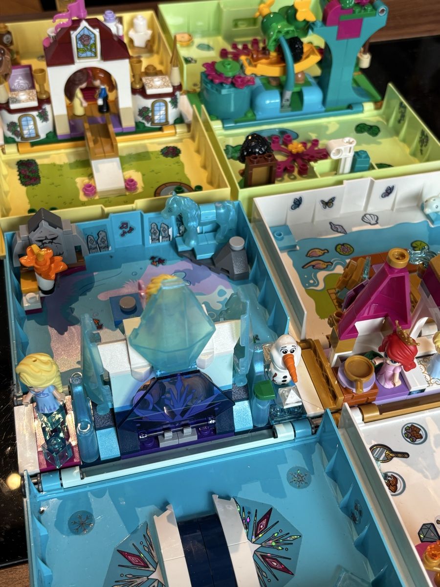 Lego Kit di costruzioni: 4 livres LEGO Disney – Nuovo (secondo la descrizione) da La Chaux-de-Fonds venduto da Neb.2682 2