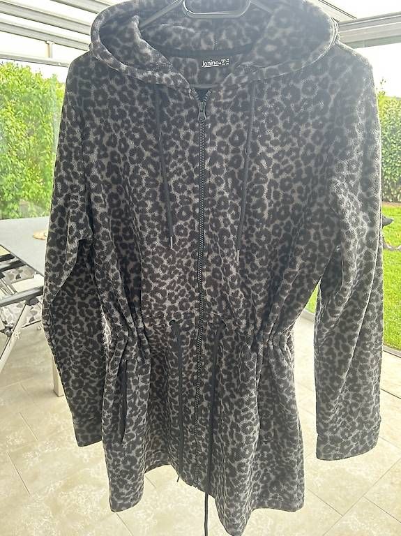 Giacche: langes Tigerjäckli Fleece – Usato da Niederbuchsiten venduto da idontknow. 2