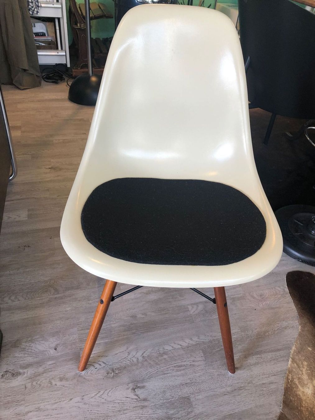 Herman Miller Sedie: Eames Chair von Hermann Miller – Usato da Unterstammheim venduto da Hawesta
