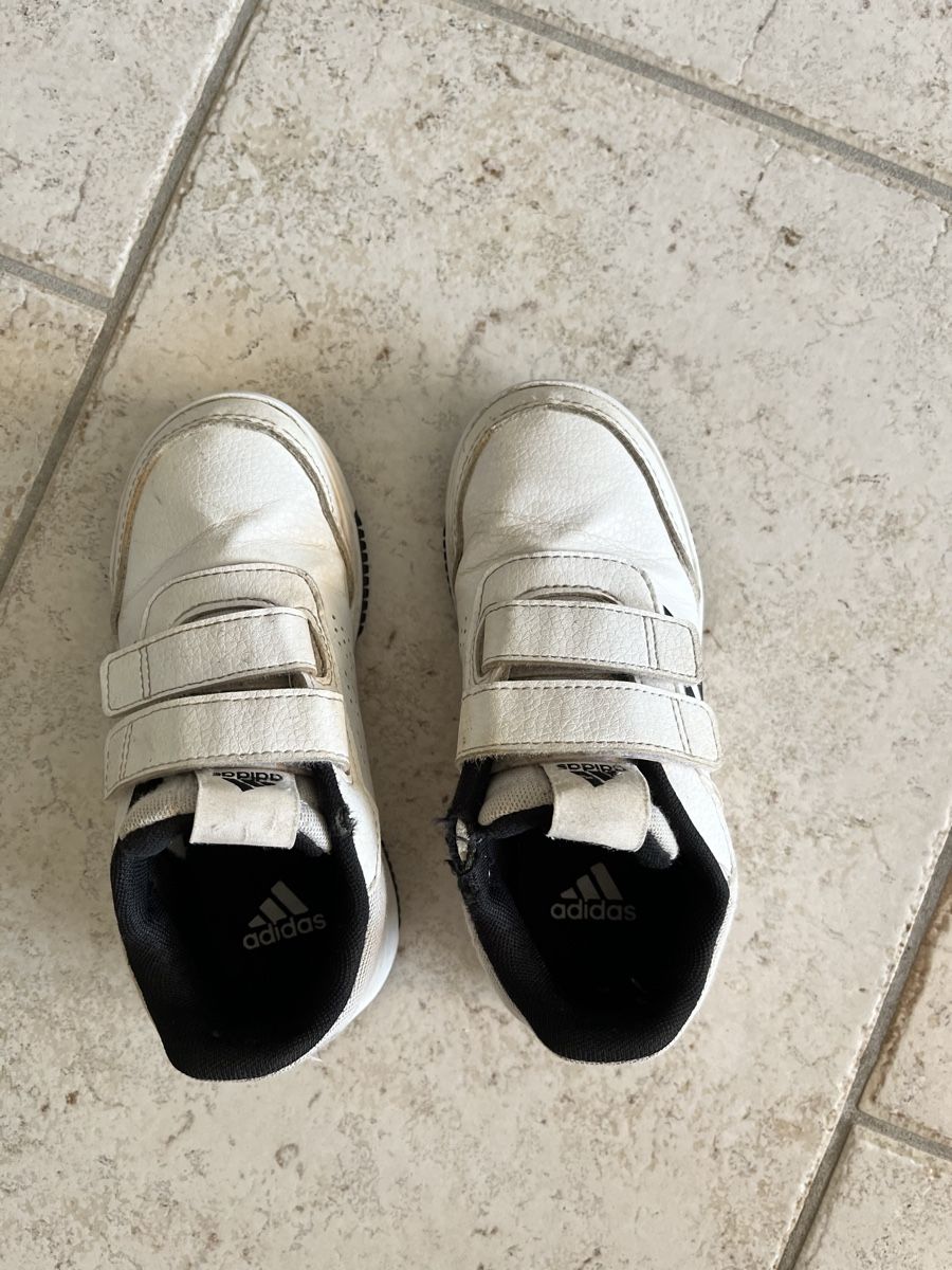 Adidas Chaussures garçon: Gebrauchte Adidas Turnschuhe  – D'occasion à Wettingen par epe_9vbf 3