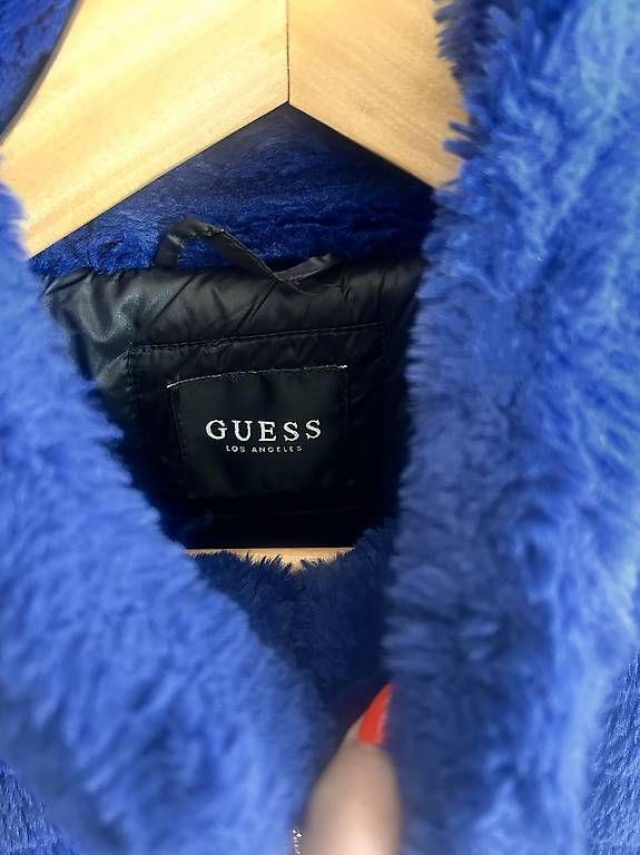 Vestes: pellicciotto guess – D'occasion à Bioggio par vir_5b6b 1