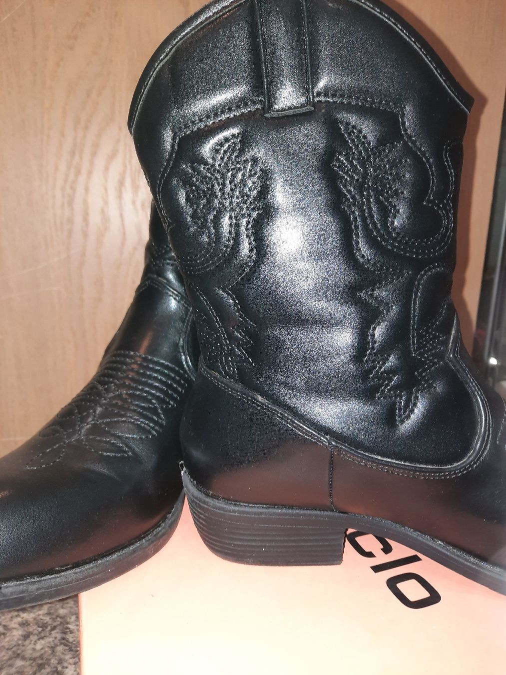 Scarpe da donna: stivale cow-boy 37 – Nuovo (secondo la descrizione) da Biasca venduto da Old_6blh 6