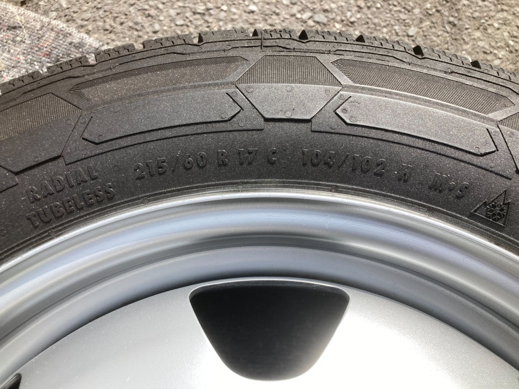 Continental Pneumatici & Ruote complete: VW T6 Multivan Winterräder 215/60R17 Continental – Usato da Cham venduto da Cham6332 5
