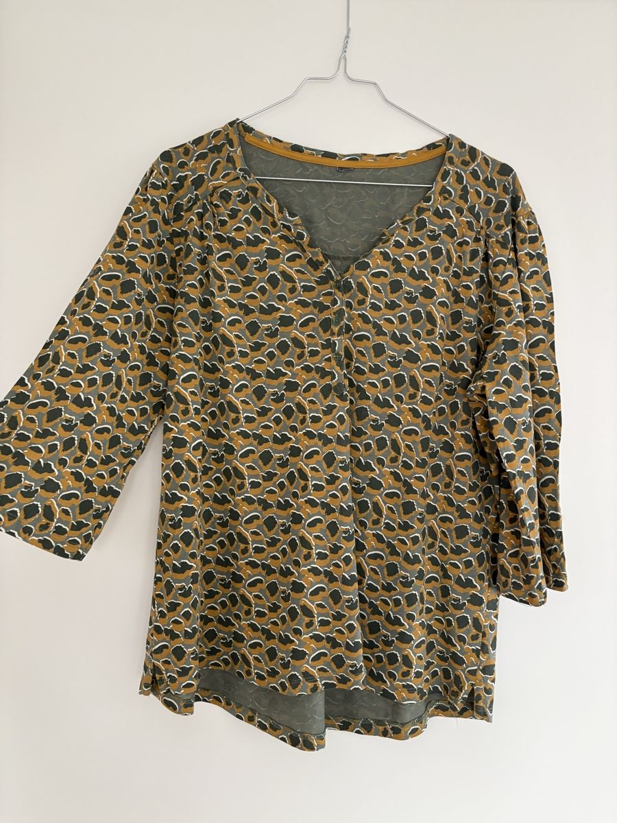 T-Shirts: Multiblu Shirt leopard print size 42 used – Gebraucht aus Zürich von mps_9cp7 1