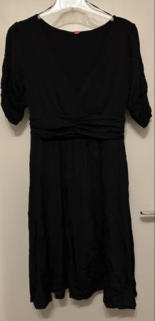 ***schwarzes leich fallendes Kleid Gr.40 (S.Oliver) ***