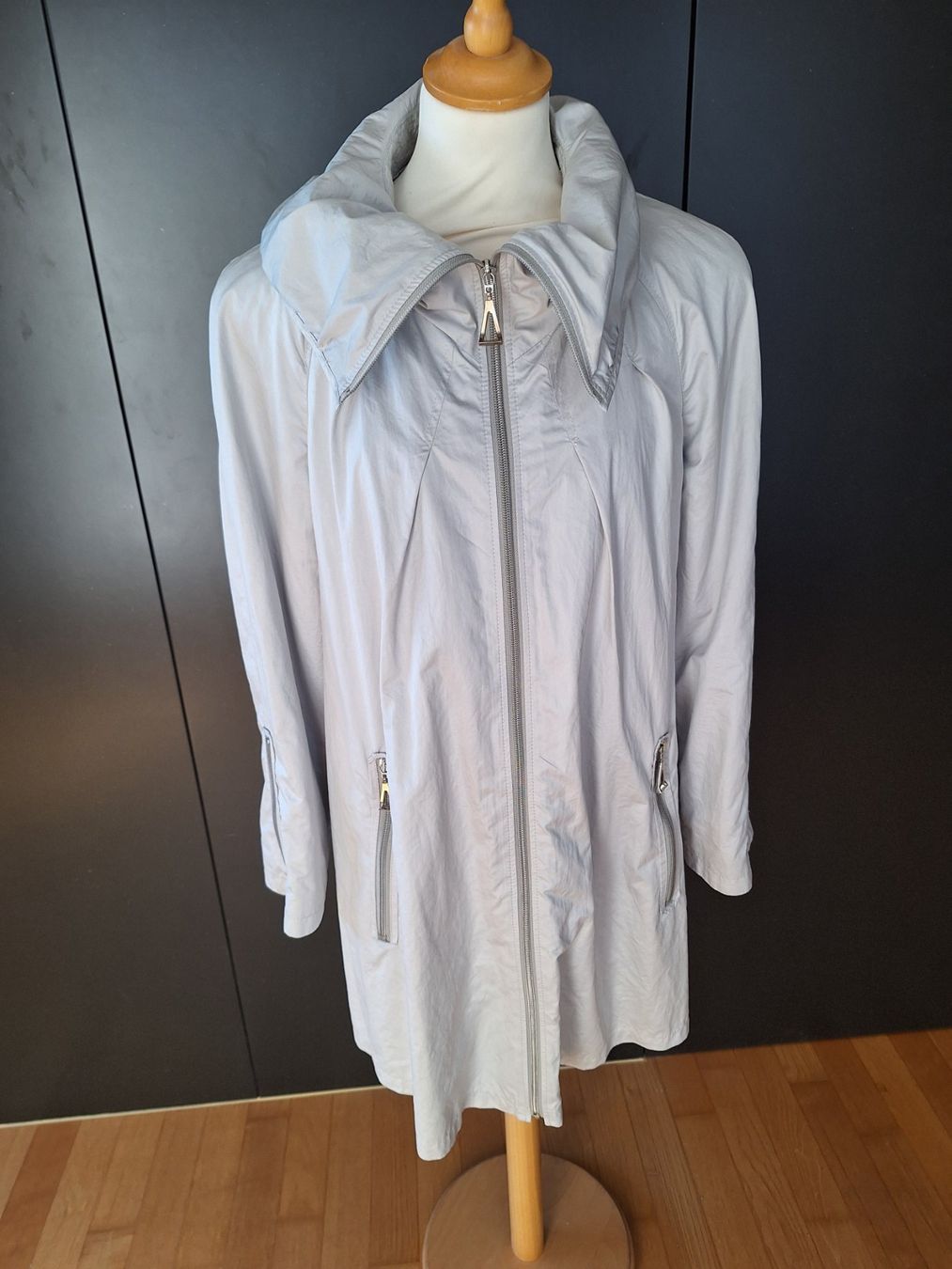 Mäntel: Jacke/Mantel von Gil Bret, Farbe hellgrau, Grösse 38/40 – Gebraucht aus Jona von corsin06 1
