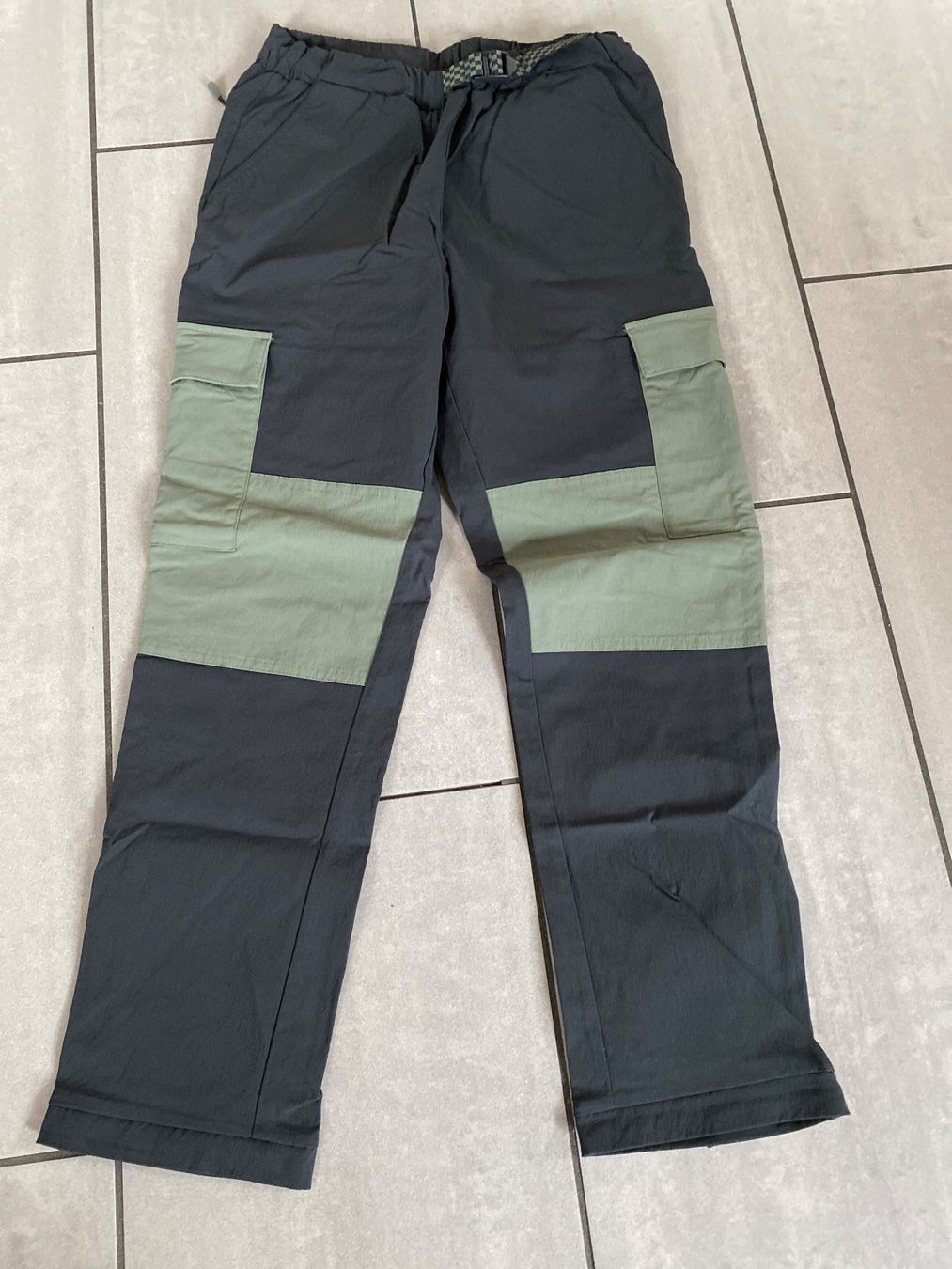 H&M Pantaloni: Freizeithose 158/164 – Nuovo (secondo la descrizione) da Bleienbach venduto da Dbeno