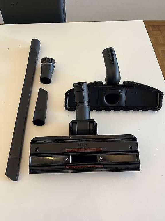 Staubsauger & Zubehör: Miele Staubsauger Zubehör Set – Gebraucht aus Schöftland von Romina-Haexli 1