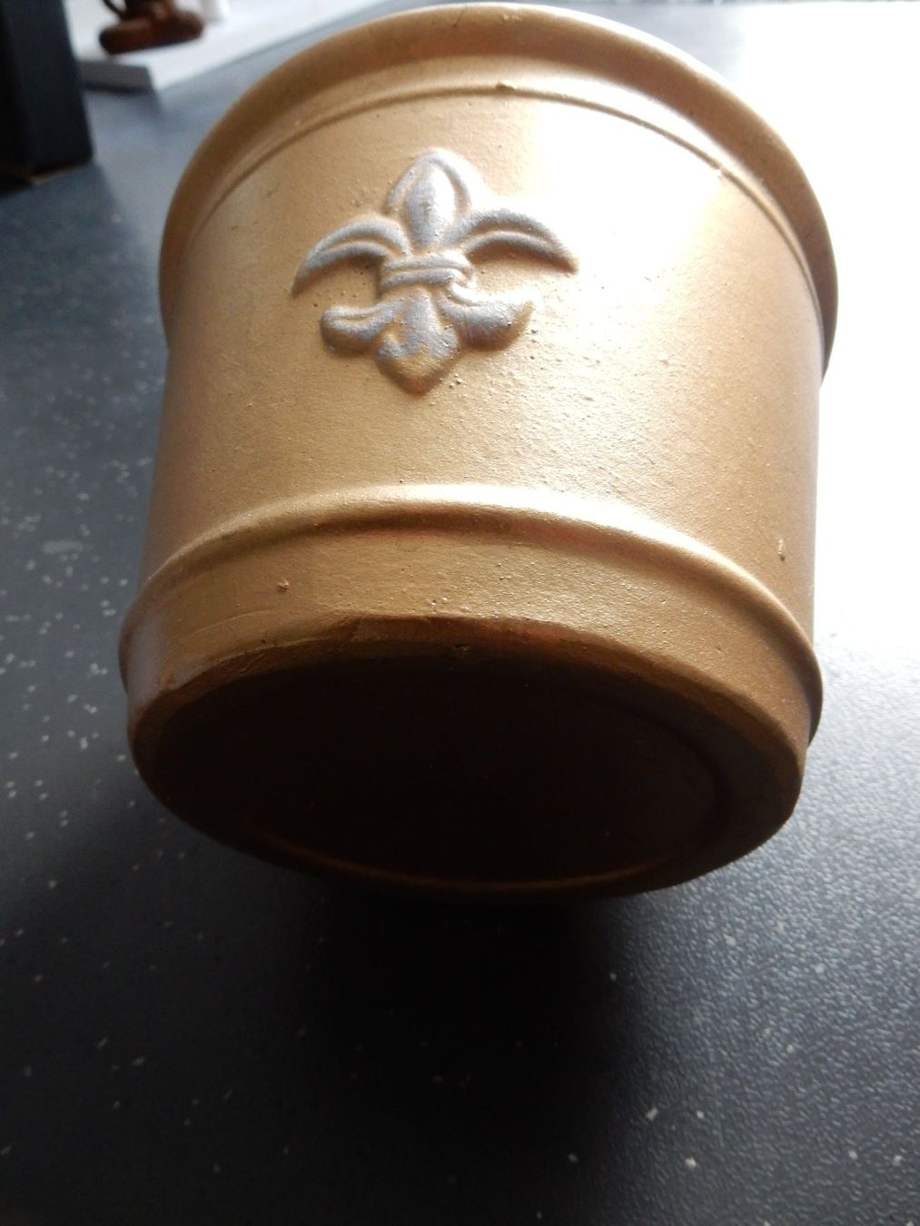 Vasi per fiori: edler Cachepot gold mit Lilie - NEU shabby chic – Nuovo (secondo la descrizione) da Jona venduto da simongarden 4