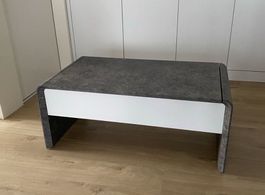 Neuwertiger Wohnzimmertisch