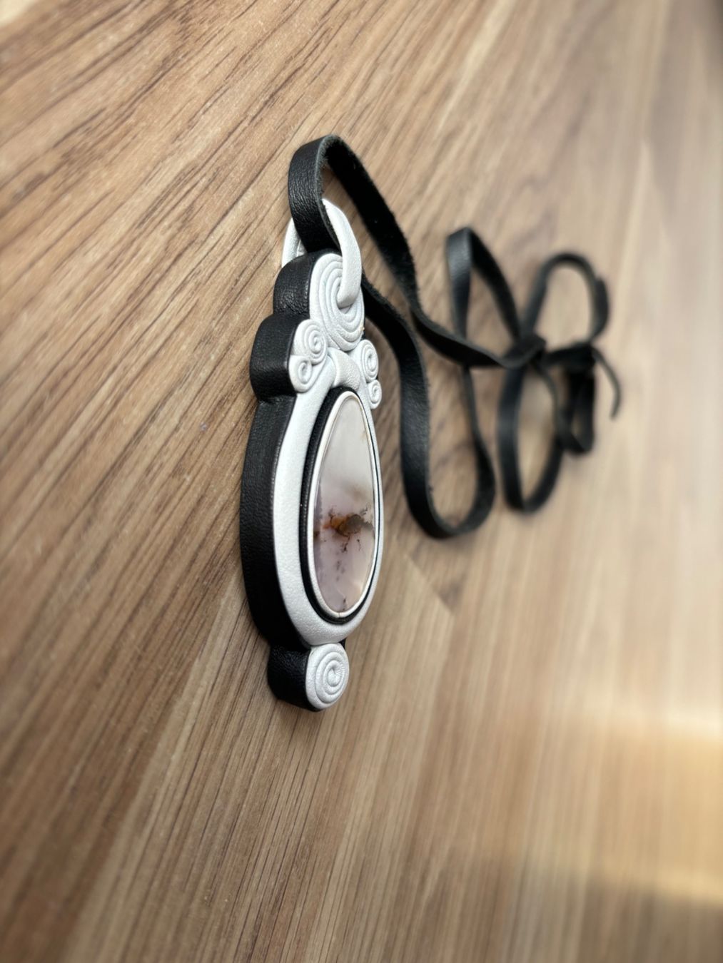 Catenine: handmade, agate stone and leather – Nuovo e nell'imballaggio originale da St-George venduto da elena27 1