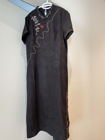 Damen Kleid Cheongsam schwarz mit Blumenstickerei neu