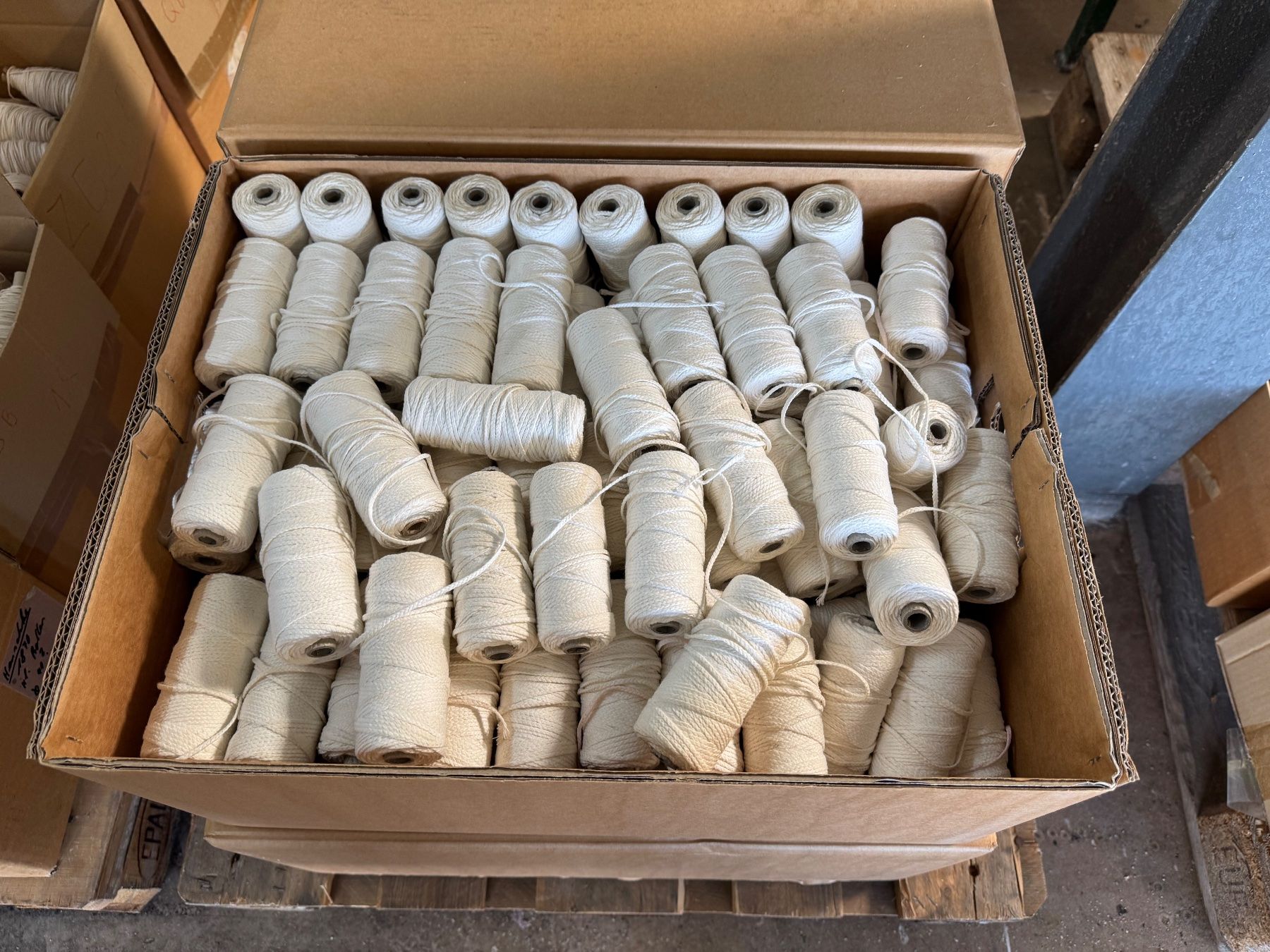 Candele: 700 Posten Kerzendocht aus Liquidation – Usato da Derendingen venduto da Meisterstuecke