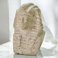 Buste en pierre de Tutankhamon, sculpture égyptienne.