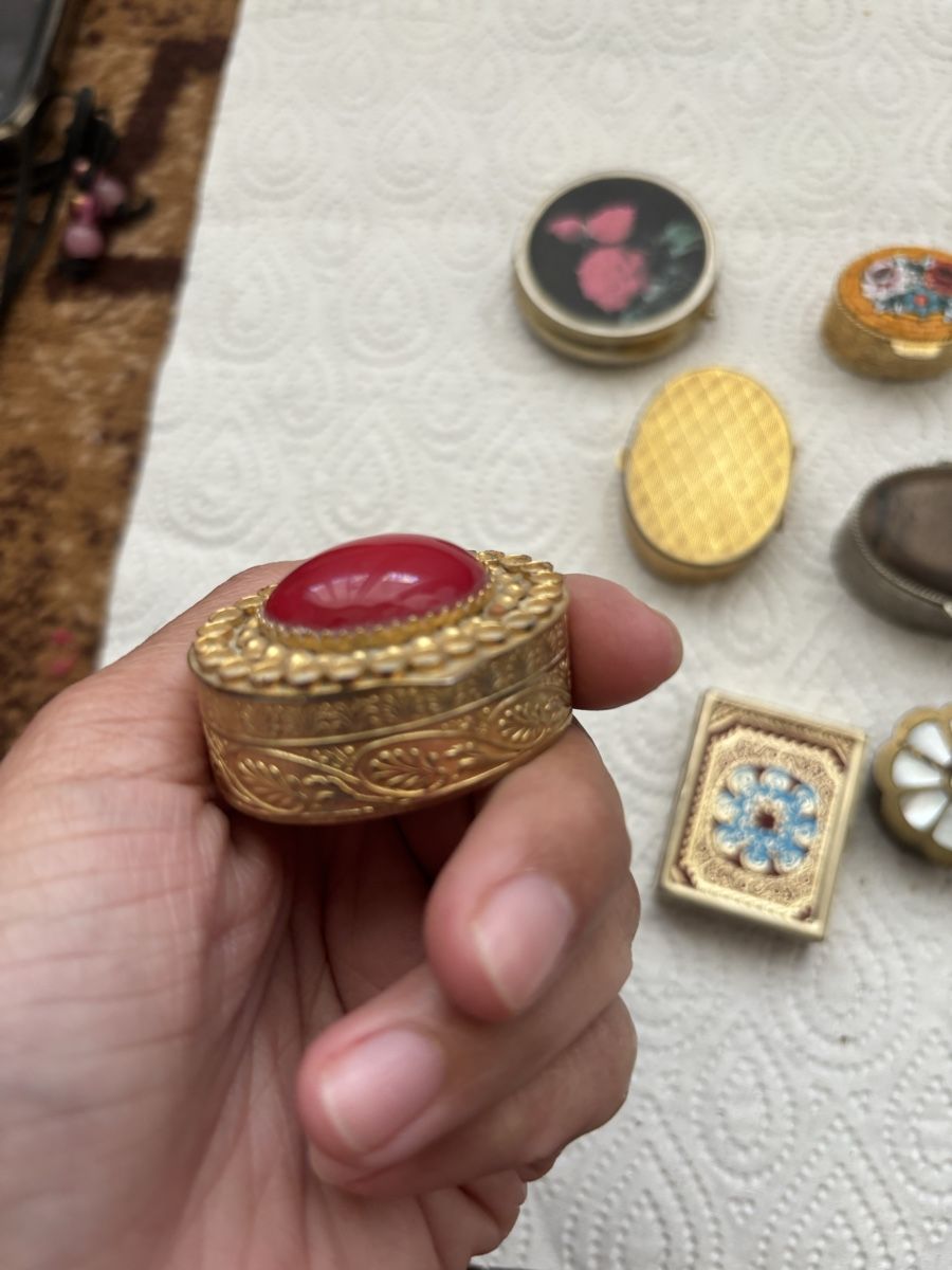 Altri gioielli: Vintage Pill case – Usato da Confignon venduto da Second_Hand_Ch 1