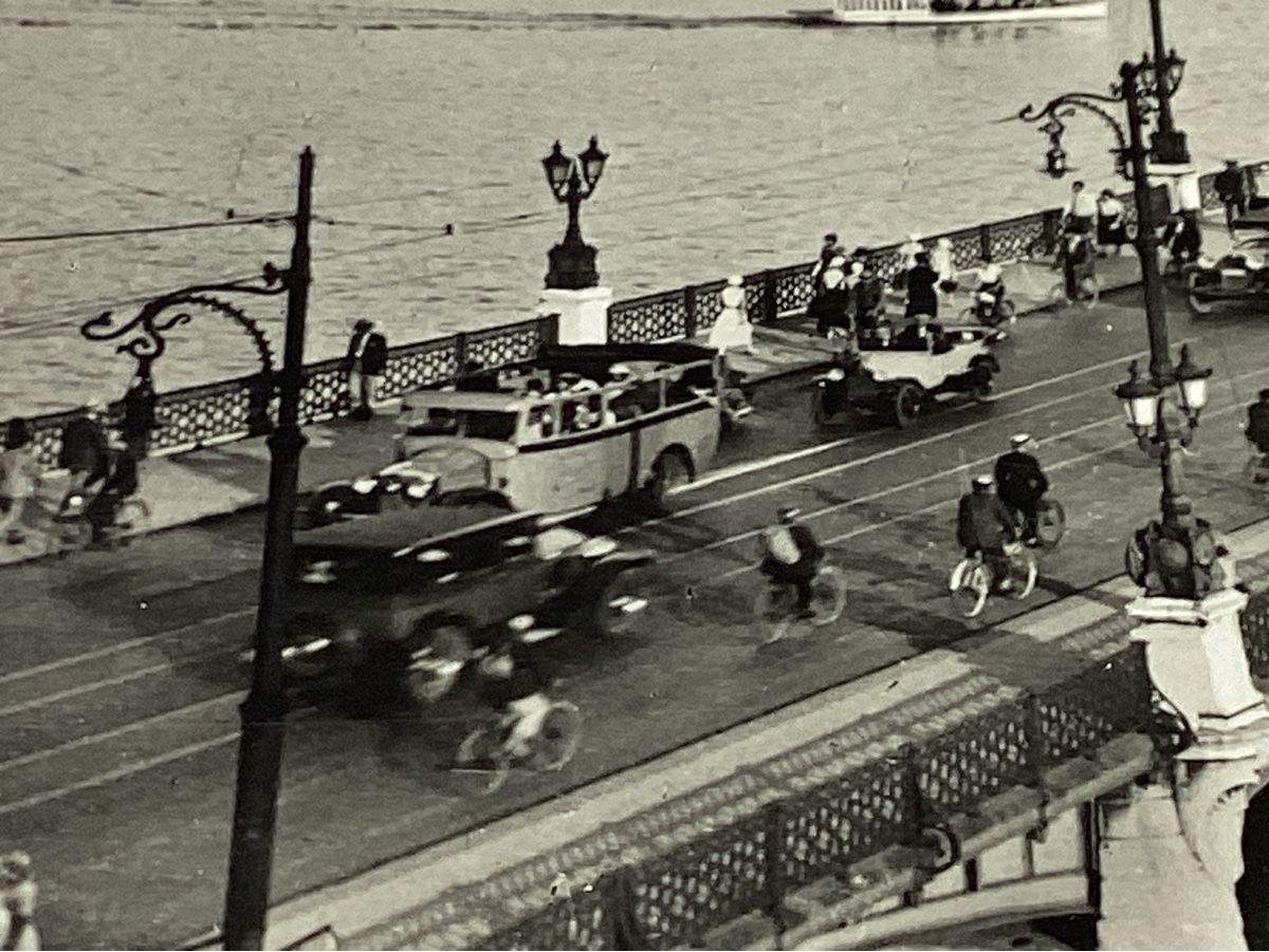 Cartoline postali: Genève  bus voitures trams bateaux 1949 – Usato da Luc (Ayent) venduto da Rebouille 1