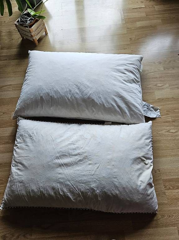 Coperte: Duvet Bettdecke Bett – Usato da Sisikon venduto da bryke 2