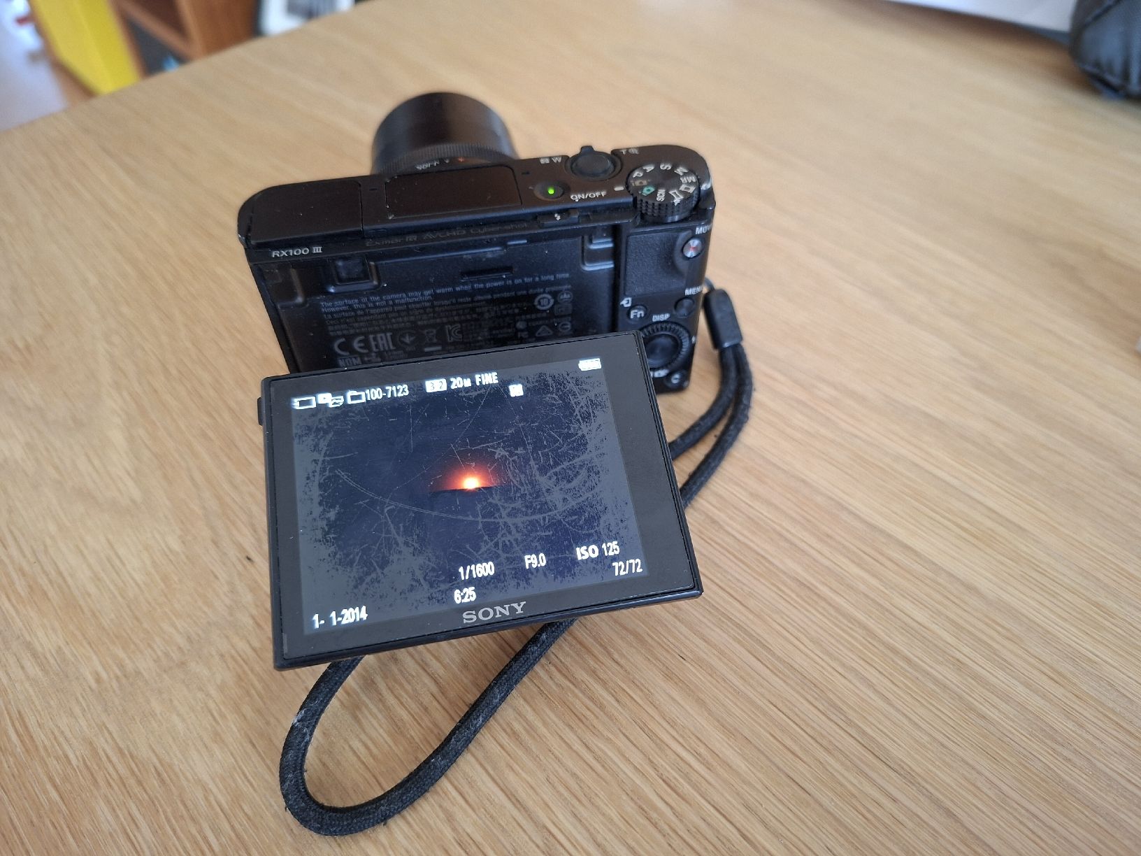 Sony Kamera: Sony RX100 III Camera with 2 Batteries and Case – Gebraucht aus Zürich von 2swiss 1