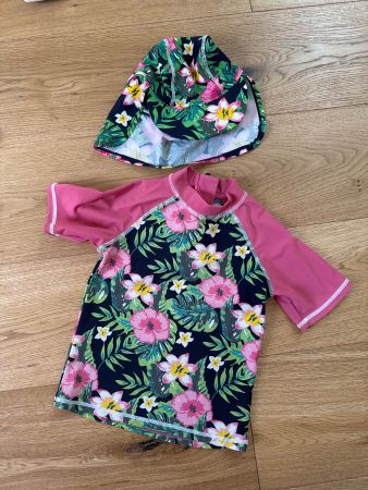 Badeshirt + Badehut rosa/Blumen Gr. 98/104