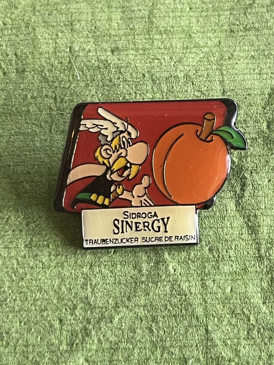 Placchette & Badge: Comic Asterix Pin – Usato da Itingen venduto da Bebbi6569