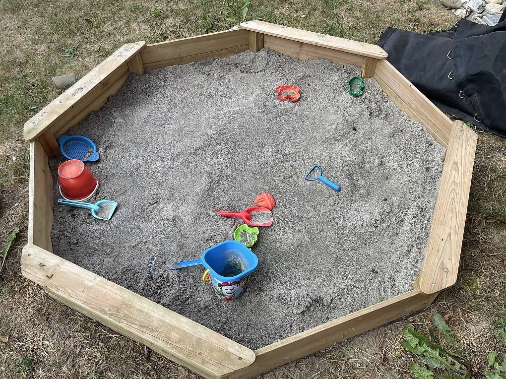 Bacs à sable: Sandkasten mit Abdeckung – D'occasion à Tobel par rob_95 2