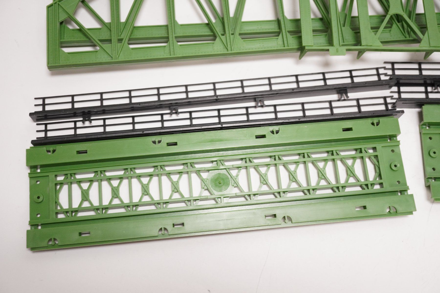 Roco Modellini di ferrovie: 2∑ Roco 40081 Bogenbrückenbausatz – Usato da Uetendorf venduto da tigermuegi 5