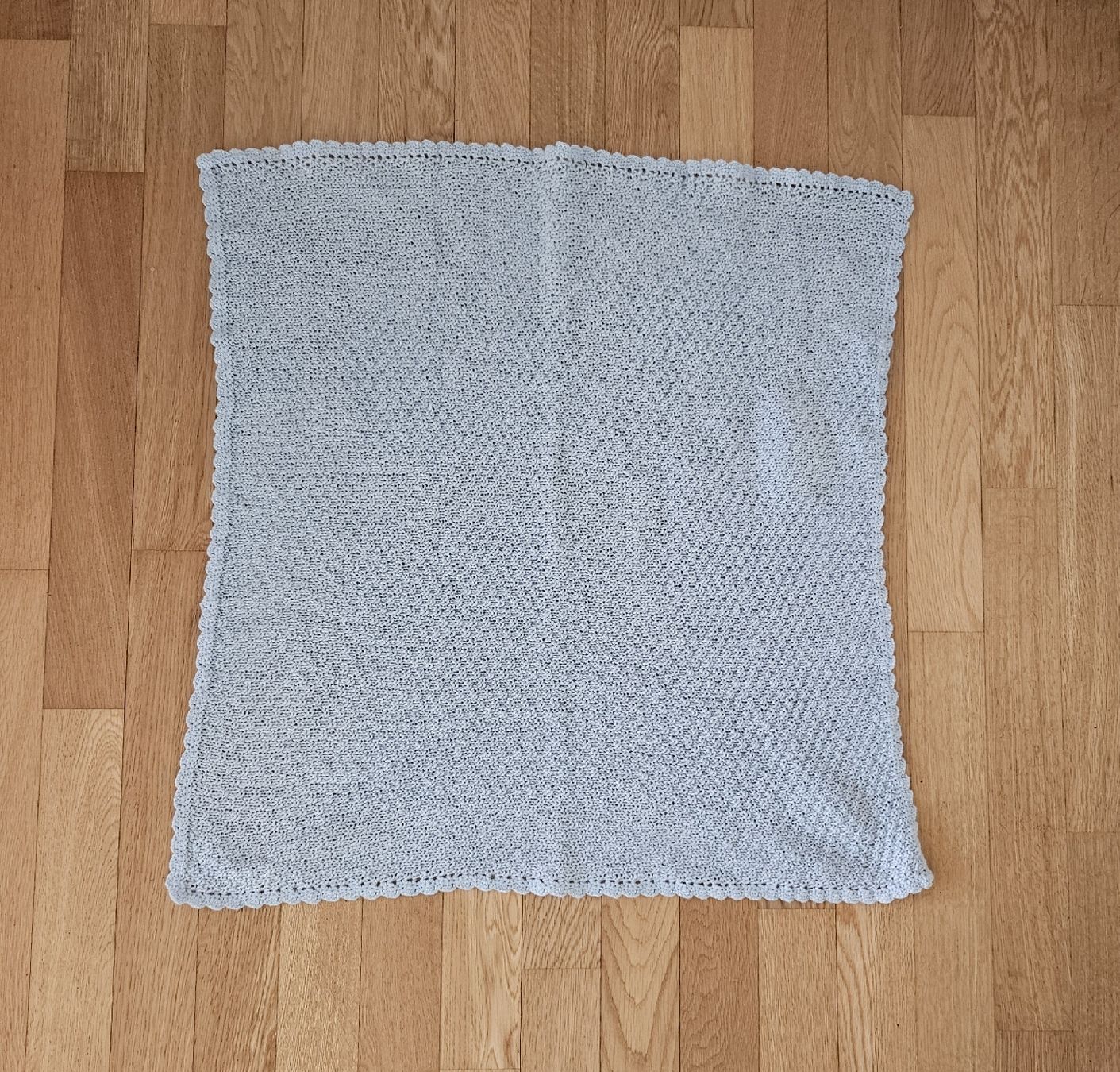 Coperte: Handgestrickte Babydecke, hellblau, kuschelig warm – Nuovo (secondo la descrizione) da Rotkreuz venduto da Kaffitanteli