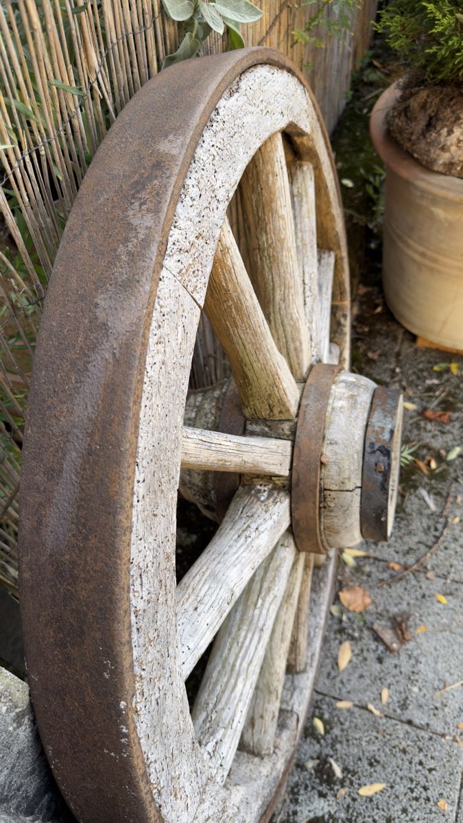 Carrozze: Antikes Wagenrad Holz Eisen   – Usato da Thunstetten venduto da Specht71 6