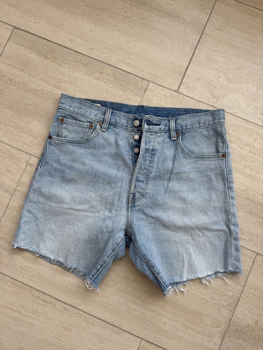 Levi's Jeans: Levis kurze Jeans Hose – Usato da Zürich venduto da nictor