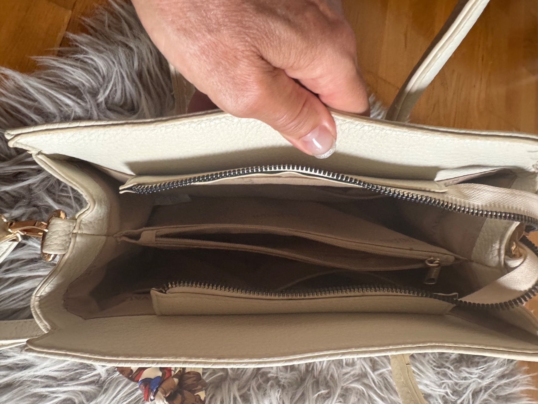Sacs femmes: Handtasche Valentini weiss Damen – D'occasion à interlaken par zora38 4
