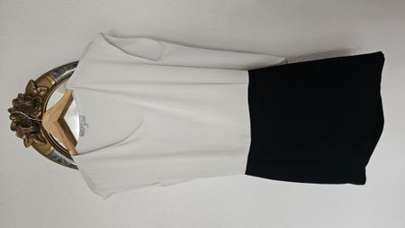 Elegantes Sandro Kleid, Grösse 1, Schwarz und Weiss