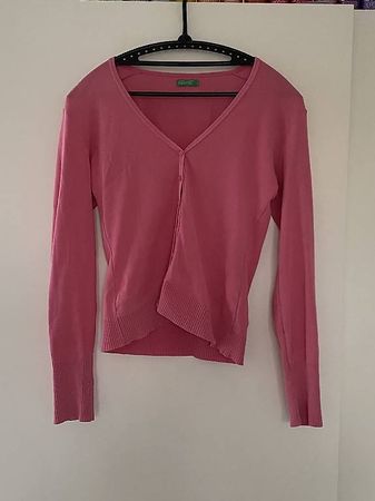 Strickjacke Benneton & kariertes Hemd H&M
