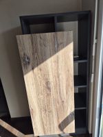schönes bücherregal aus holz