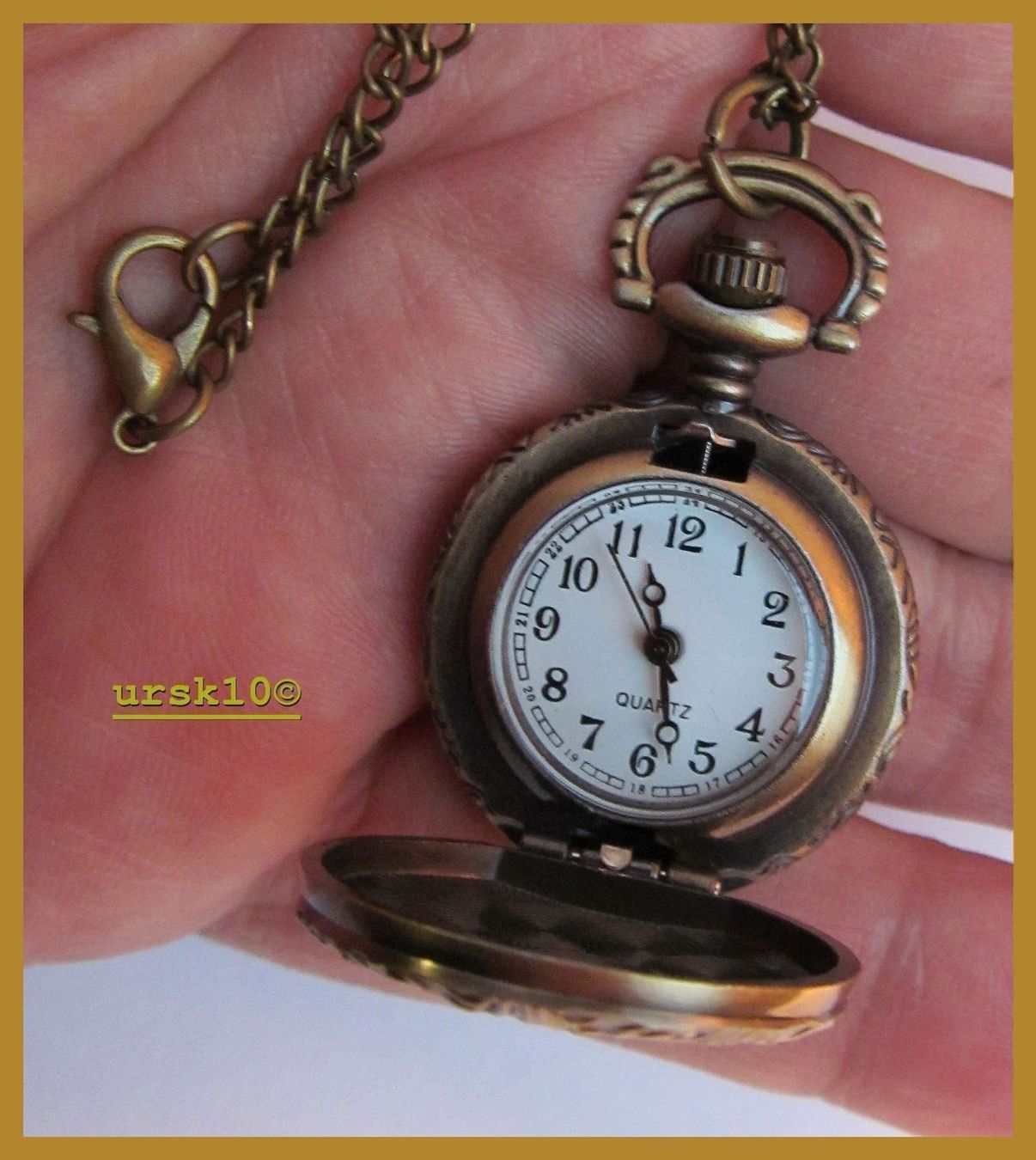 Orologi: Umhängeuhr Bronze mit Spring-Deckel + Kette – Nuovo e nell'imballaggio originale da St. Margarethen TG venduto da ursk10