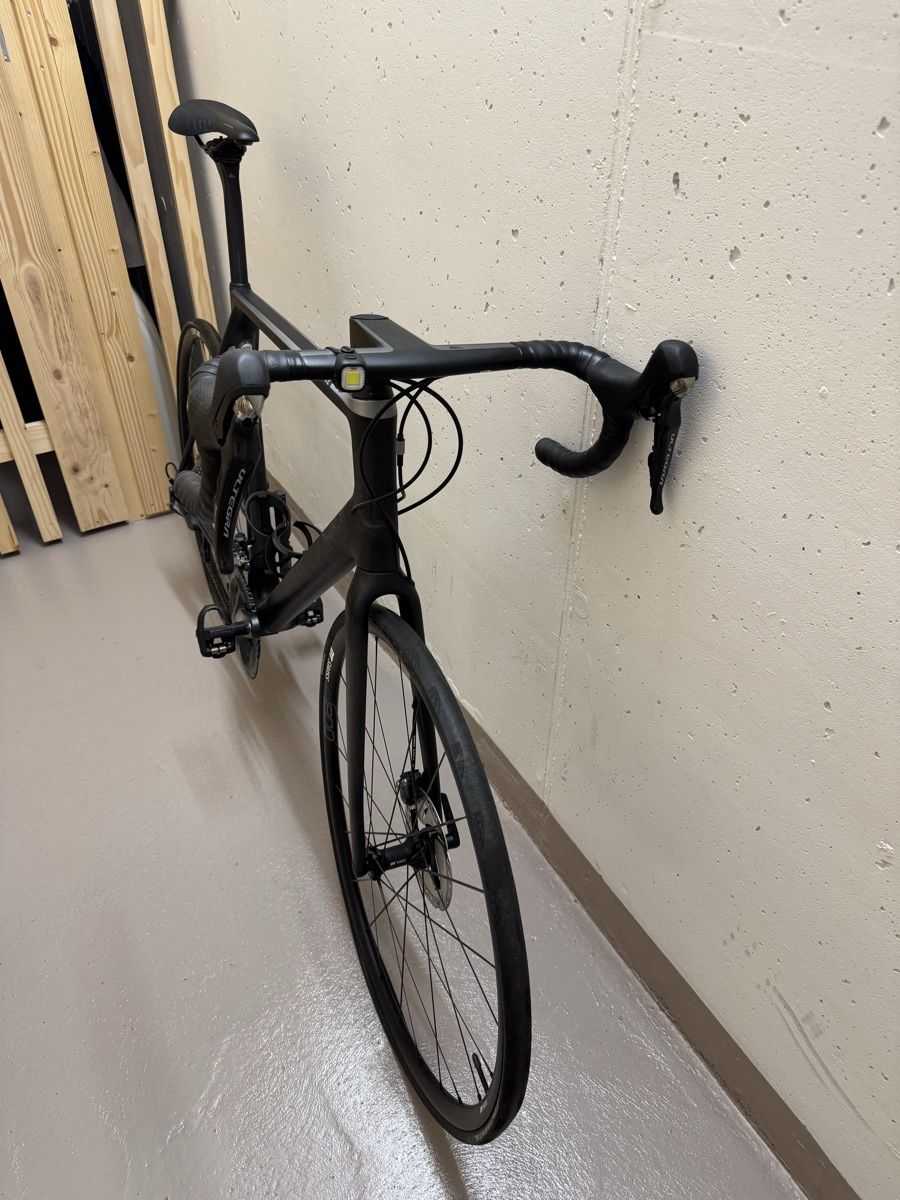 Canyon Velos: Canyon Ultimate CF SL Disc 8.0 XL Ultegra – Gebraucht aus Zürich von rafael.hofmann