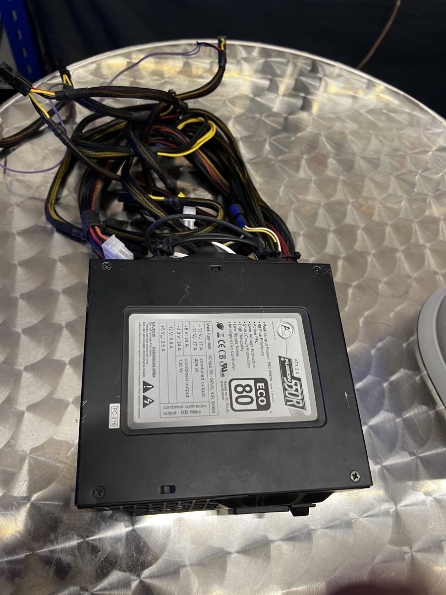 Componenti elettronici: Pc Netzteil – Usato da Urdorf venduto da AMBASSADOR