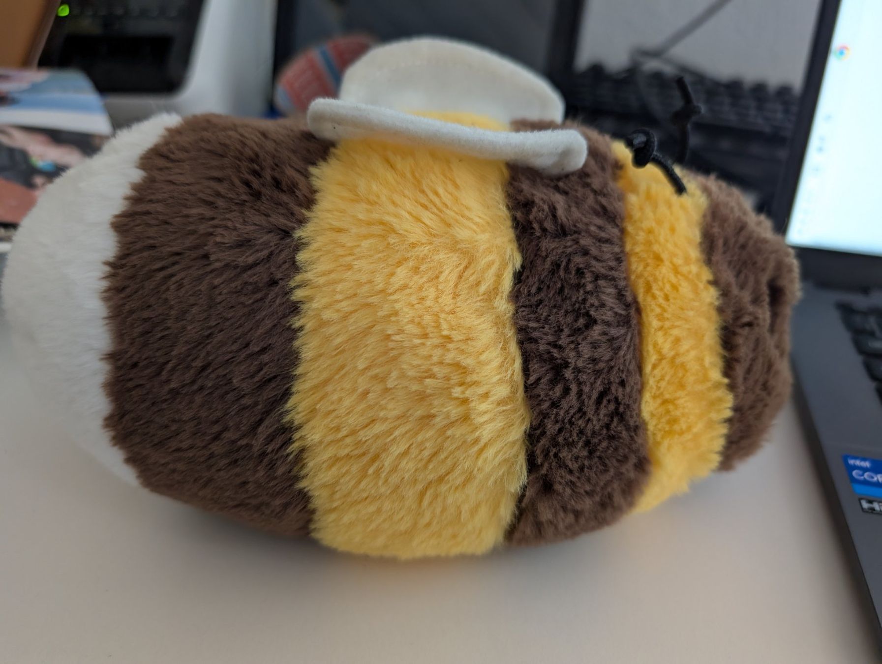 Coop Giocattoli: Coop Plüsch Hummel Tschilli Bumblebee  🐝 – Usato da Hünenberg See venduto da SpecialEditionGaming 1