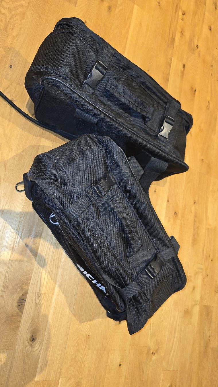 Taschen: Motorradtaschen Set schwarz Richa – Gebraucht aus Gampel von Seilerwatches 1