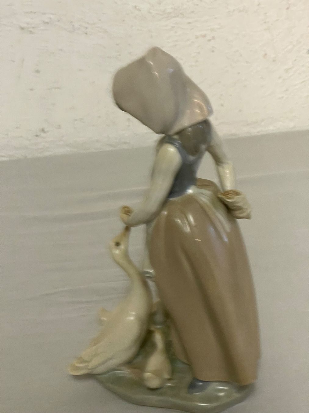 Lladro Statuette: LIADRO  Mädchen beim Gänse füttern – Nuovo (secondo la descrizione) da Oberwil Lieli venduto da 560amg 3