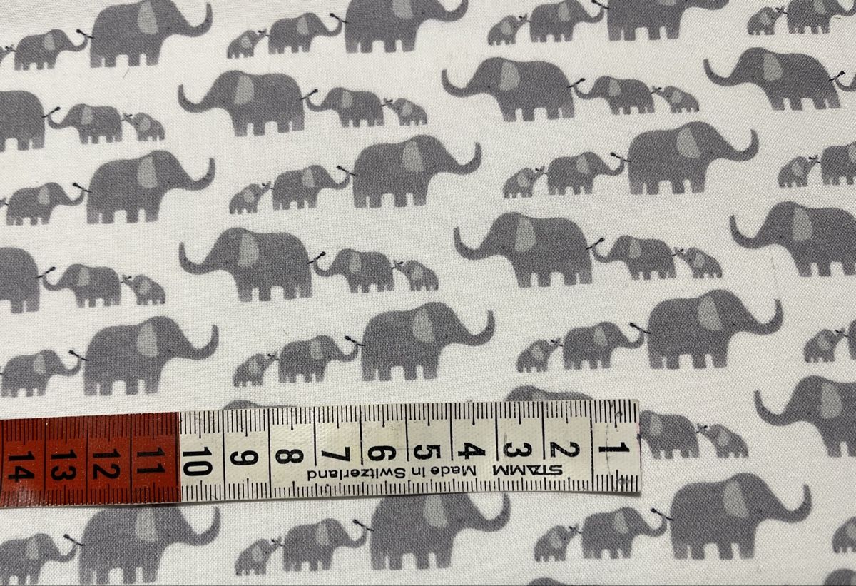Tessuti: Patchworkstoff Elefant – Nuovo (secondo la descrizione) da Seuzach venduto da KreativmitStoff 1
