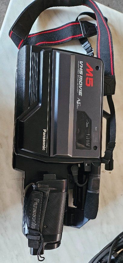 Panasonic Videocamere: VHS Videokamera Panasonic M5 – Usato da Hofstetten ZH venduto da Maya_K