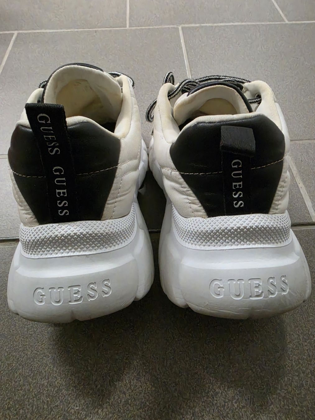 Guess Damenschuhe: Guess Sneakers Gr. 38 – Gebraucht aus Würenlos von Nigginiggi 3