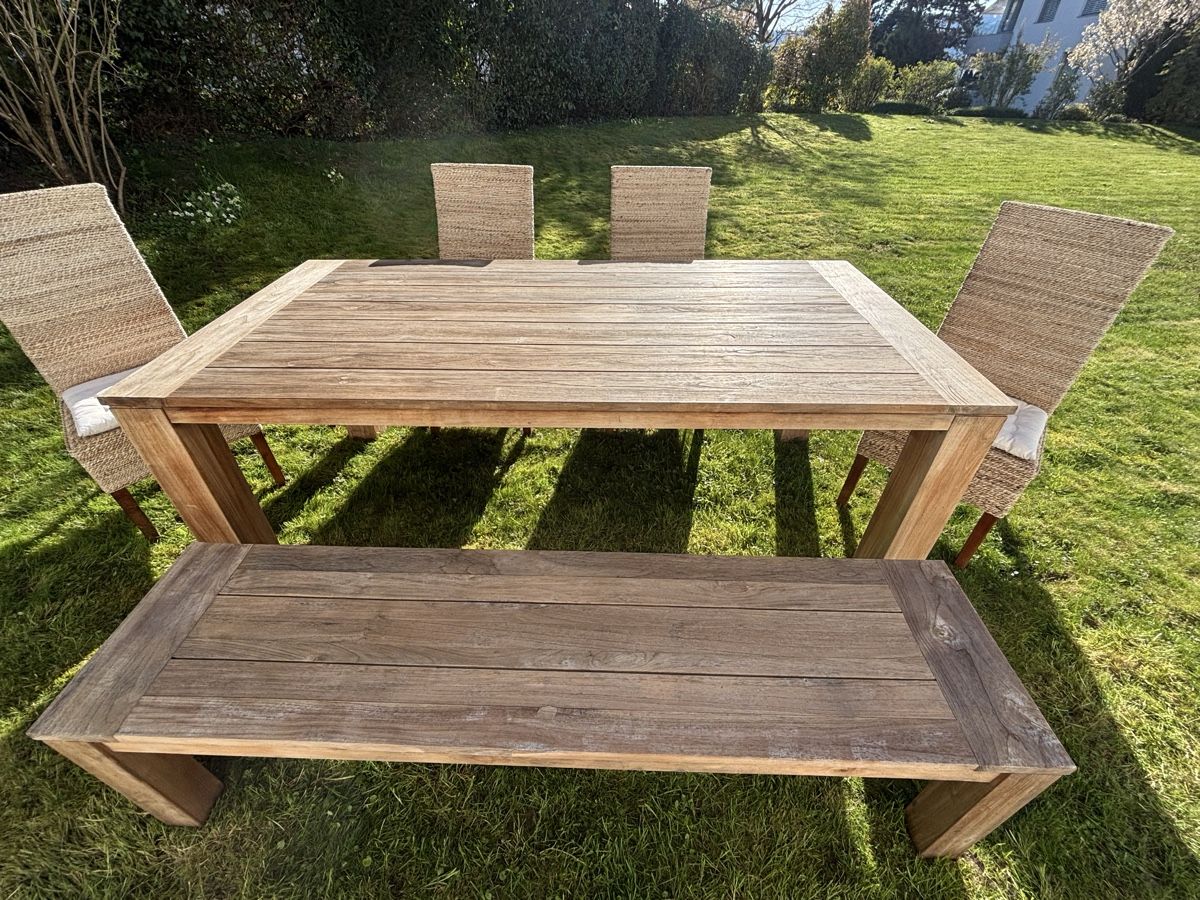 Tische: Teck Garden Dining Table for 8, 2 benches & 4 C – Gebraucht aus Zollikon von Valentina