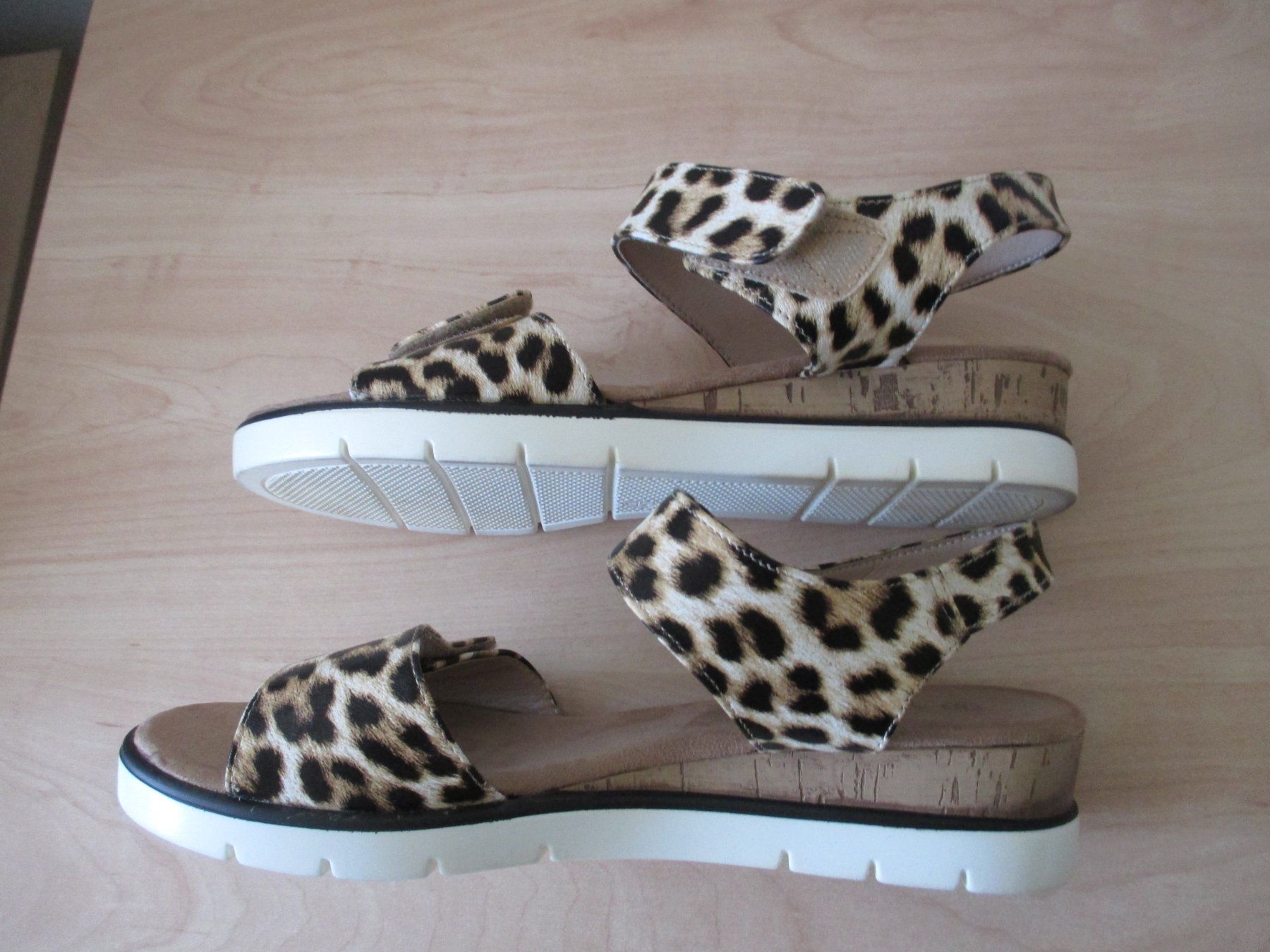 Scarpe da donna: VERSTELLBARE LEO SANDALETTE GR.41 – Usato da Winterthur venduto da katzen07 5