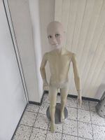 Schaufensterpuppe Kind stehend beige gebrauchter Zustand